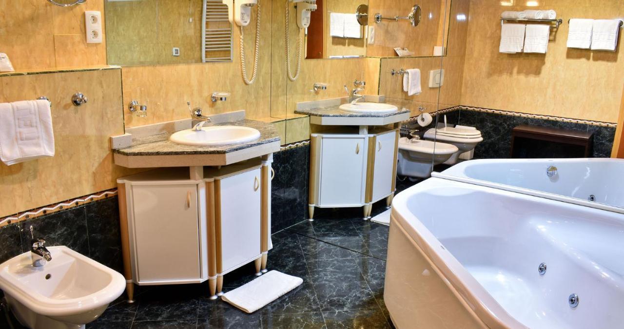Hotel Park Široki Brijeg Extérieur photo
